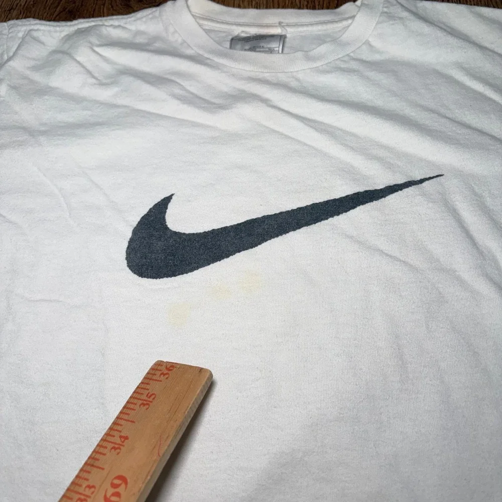 90s Nike center Swoosh Graphic T-Shirt White youth Large Made in USA vtg Tee